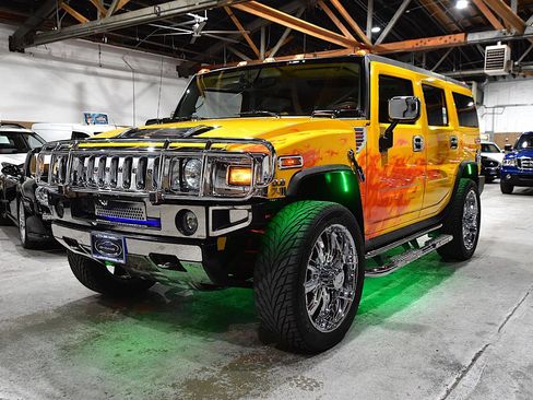 Used 2004 HUMMER H2 w/ Preferred Equipment Group AWD/4WD image 5