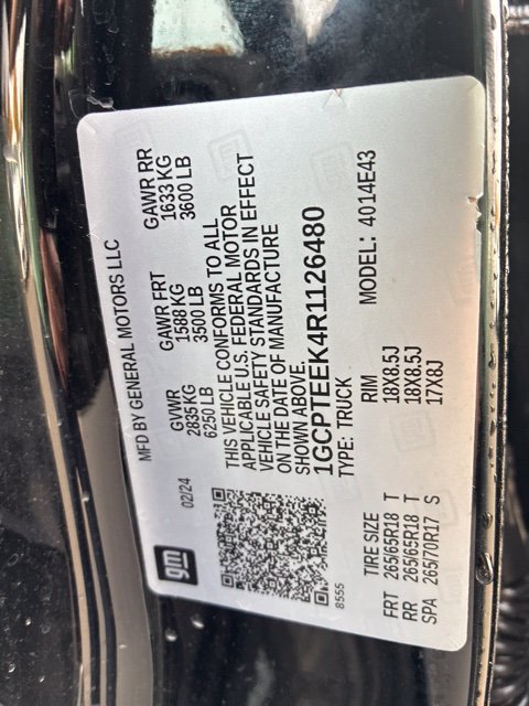 Used 2024 Chevrolet Colorado Trail Boss w/ Technology Package AWD/4WD image 4