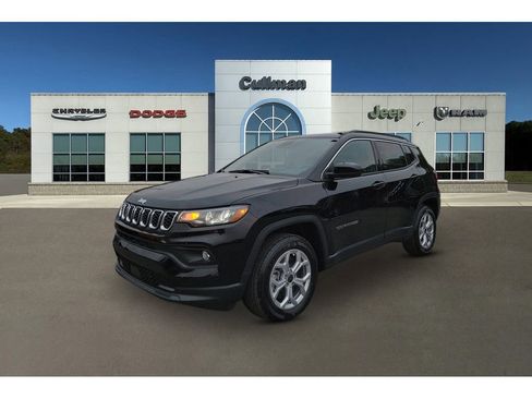 New 2026 Jeep Compass Latitude image 7