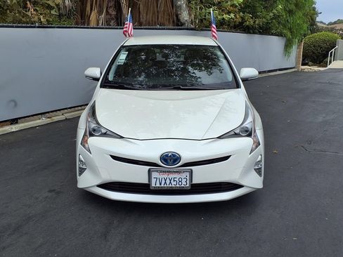 Certified 2016 Toyota Prius Three Touring FWD image 2
