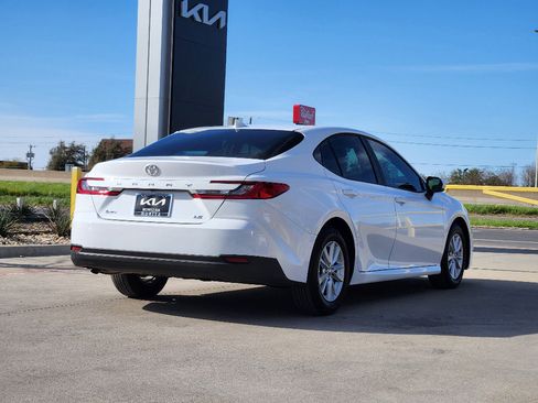 Used 2026 Toyota Camry LE w/ Convenience Package image 4