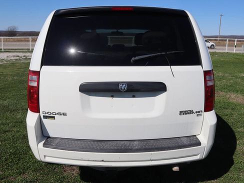 Used 2010 Dodge Grand Caravan SE w/ Climate Group image 10