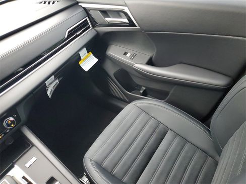 New 2025 Mitsubishi Outlander SE image 12