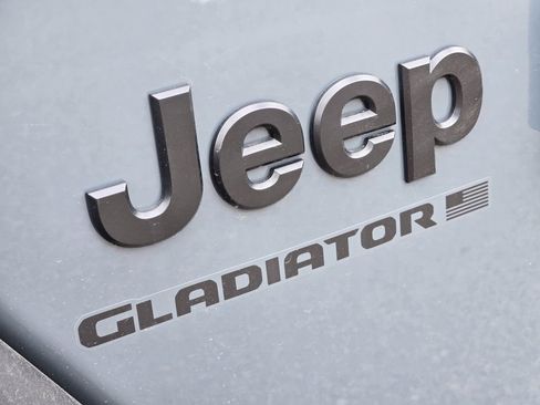 New 2026 Jeep Gladiator Sport AWD/4WD image 9