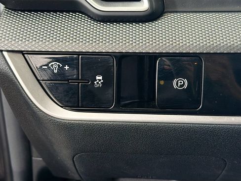 Used 2023 Kia Sportage LX FWD image 12