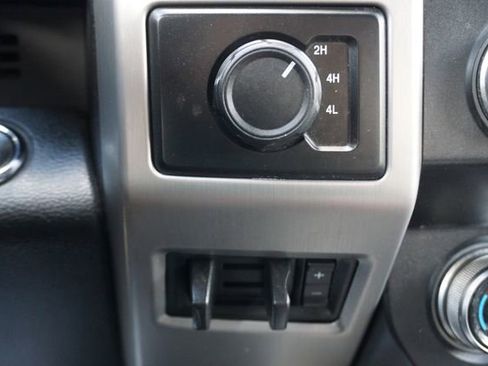 Certified 2019 Ford F450 Platinum w/ Platinum Ultimate Package AWD/4WD image 8