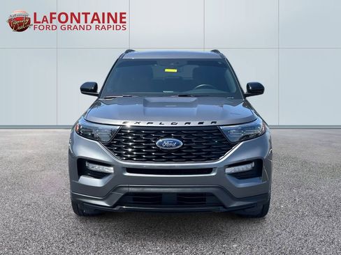 Used 2023 Ford Explorer ST-Line w/ Class IV Trailer Tow Package AWD/4WD image 2