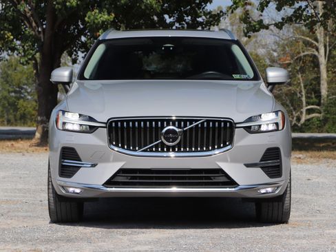 Used 2022 Volvo XC60 B5 Inscription w/ Advanced Package image 31