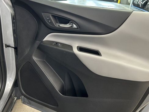 Used 2024 Chevrolet Equinox LS w/ LS Convenience Package image 18