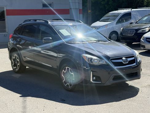 Used 2017 Subaru Crosstrek 2.0i Limited AWD/4WD image 2
