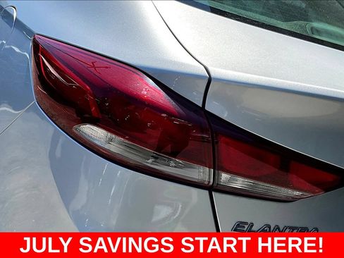 Used 2017 Hyundai Elantra SE FWD image 29