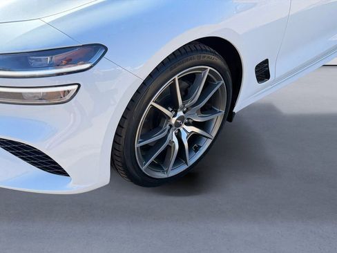 Used 2023 Genesis G70 2.0T image 9