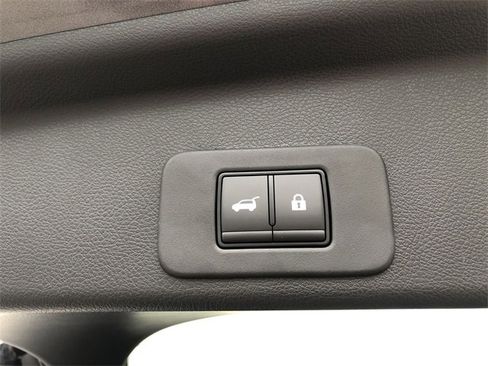 Certified 2025 Nissan Murano SL image 17