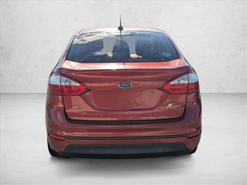 Used 2019 Ford Fiesta SE image 4