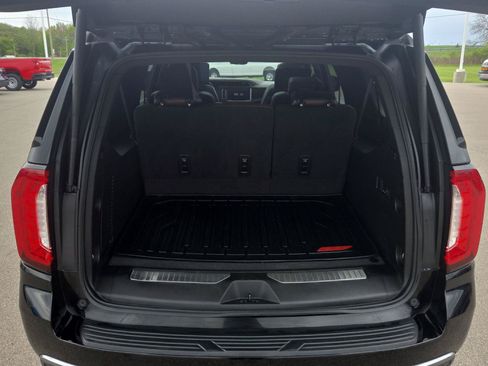 Used 2023 GMC Yukon XL Denali Ultimate AWD/4WD image 6