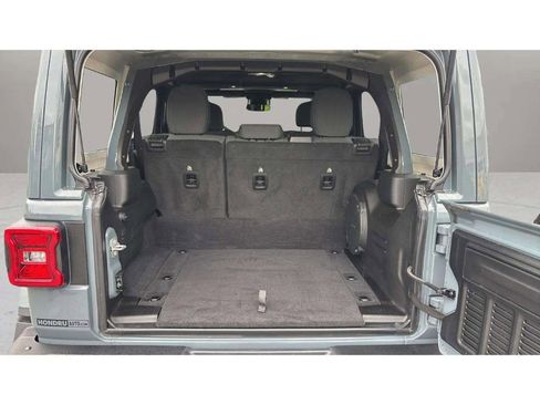 Used 2025 Jeep Wrangler Unlimited Sahara AWD/4WD image 9