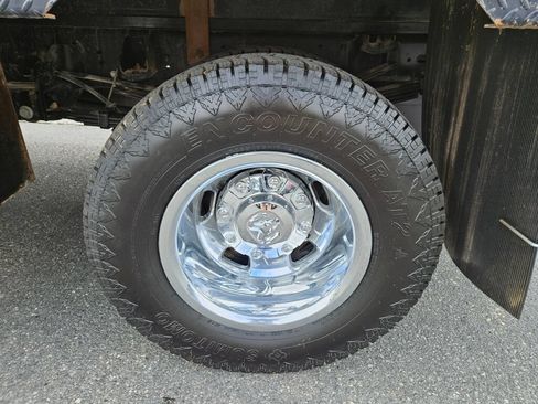 Used 2024 RAM 3500 SLT w/ Quick Order Package 2YG SLT AWD/4WD image 13