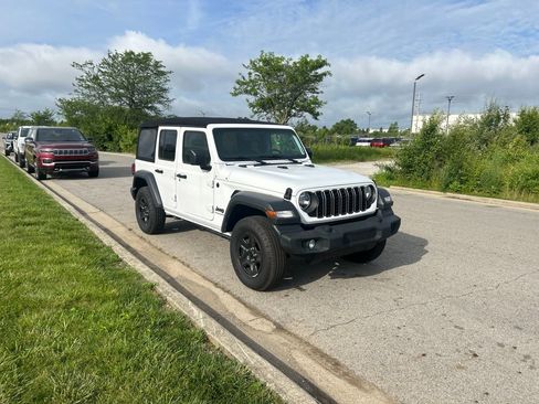 Used 2024 Jeep Wrangler Unlimited Sport AWD/4WD image 7