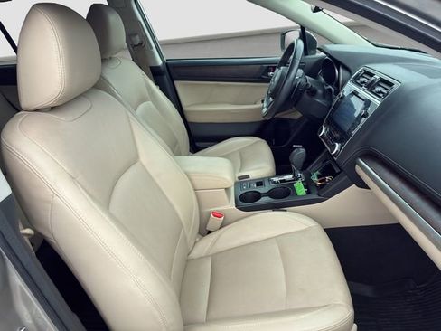 Used 2019 Subaru Outback 3.6R Limited w/ Popular Package #2 AWD/4WD image 9