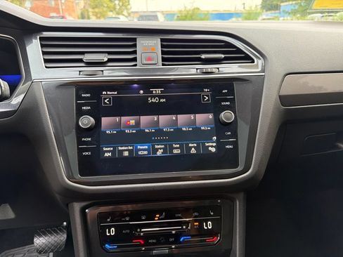Used 2022 Volkswagen Tiguan SE w/ Panoramic Sunroof Package AWD/4WD image 22