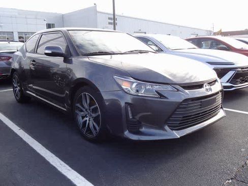 Used 2016 Scion tC image 3