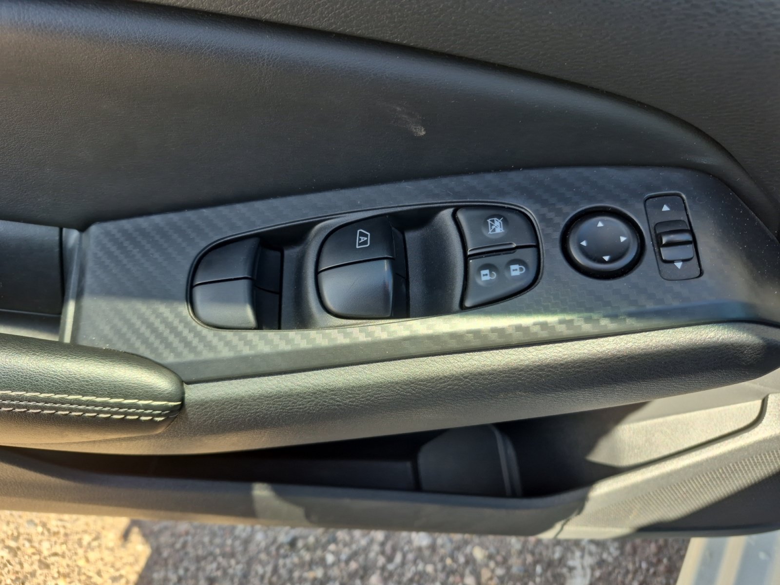 Used 2025 Nissan Altima 2.5 SV FWD image 15