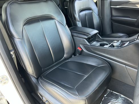 Used 2024 Jeep Grand Cherokee Limited 4xe AWD/4WD image 8