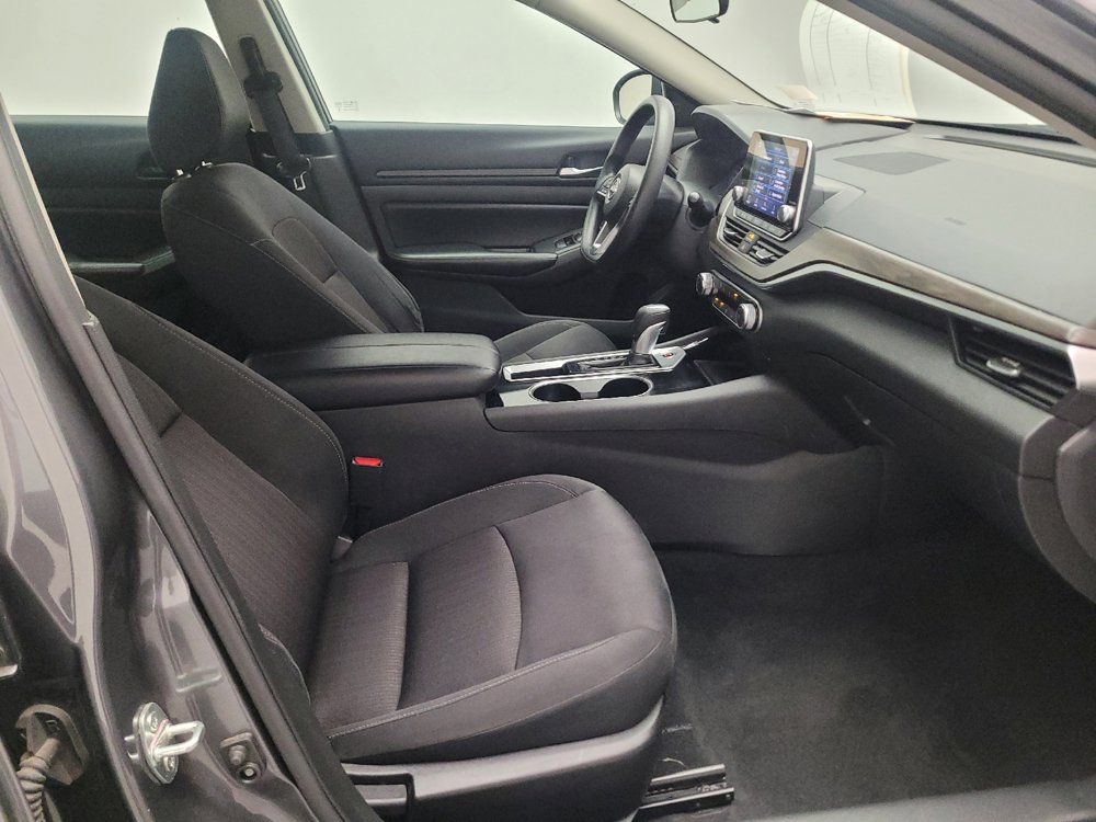 Used 2024 Nissan Altima 2.5 SV FWD image 21