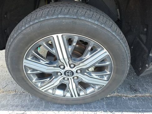 Used 2023 Toyota Tundra Capstone AWD/4WD image 9