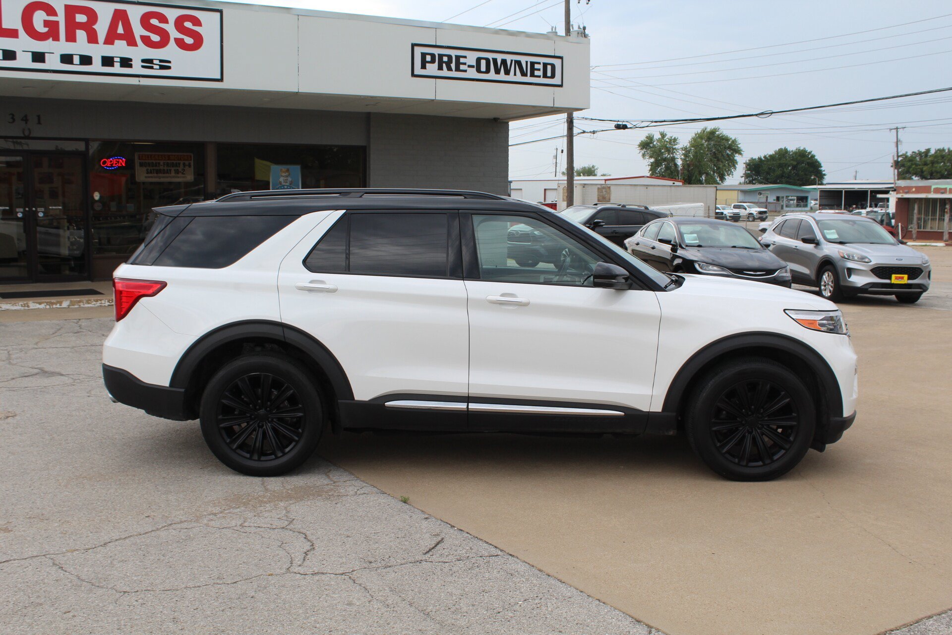 Used 2020 Ford Explorer Limited AWD/4WD image 3