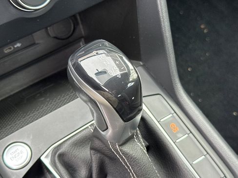 Used 2022 Volkswagen Taos SE image 21