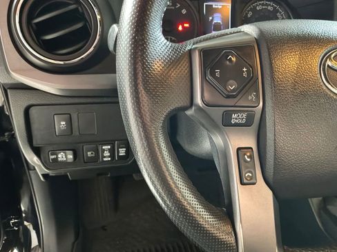 Used 2021 Toyota Tacoma TRD Off-Road w/ TRD Premium Off Road Package AWD/4WD image 25
