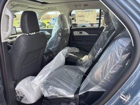 New 2026 Ford Explorer Active w/ Active Comfort Package AWD/4WD image 10