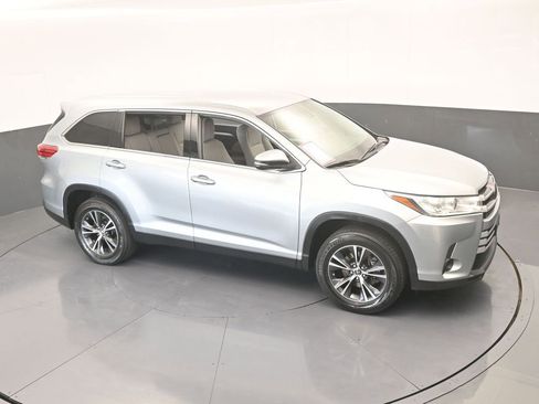 Used 2019 Toyota Highlander LE image 50