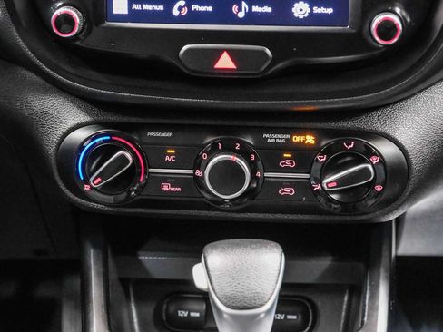 Used 2022 Kia Soul LX FWD image 17