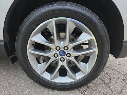 Used 2017 Ford Edge Titanium w/ Technology Package image 20