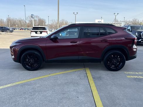 Used 2024 Chevrolet Trax ACTIV w/ Driver Confidence Package image 11