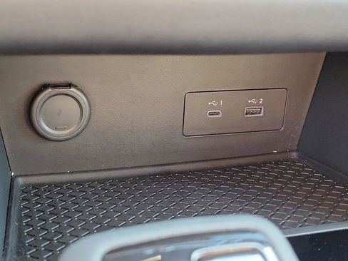 Used 2025 Nissan Pathfinder SV image 12