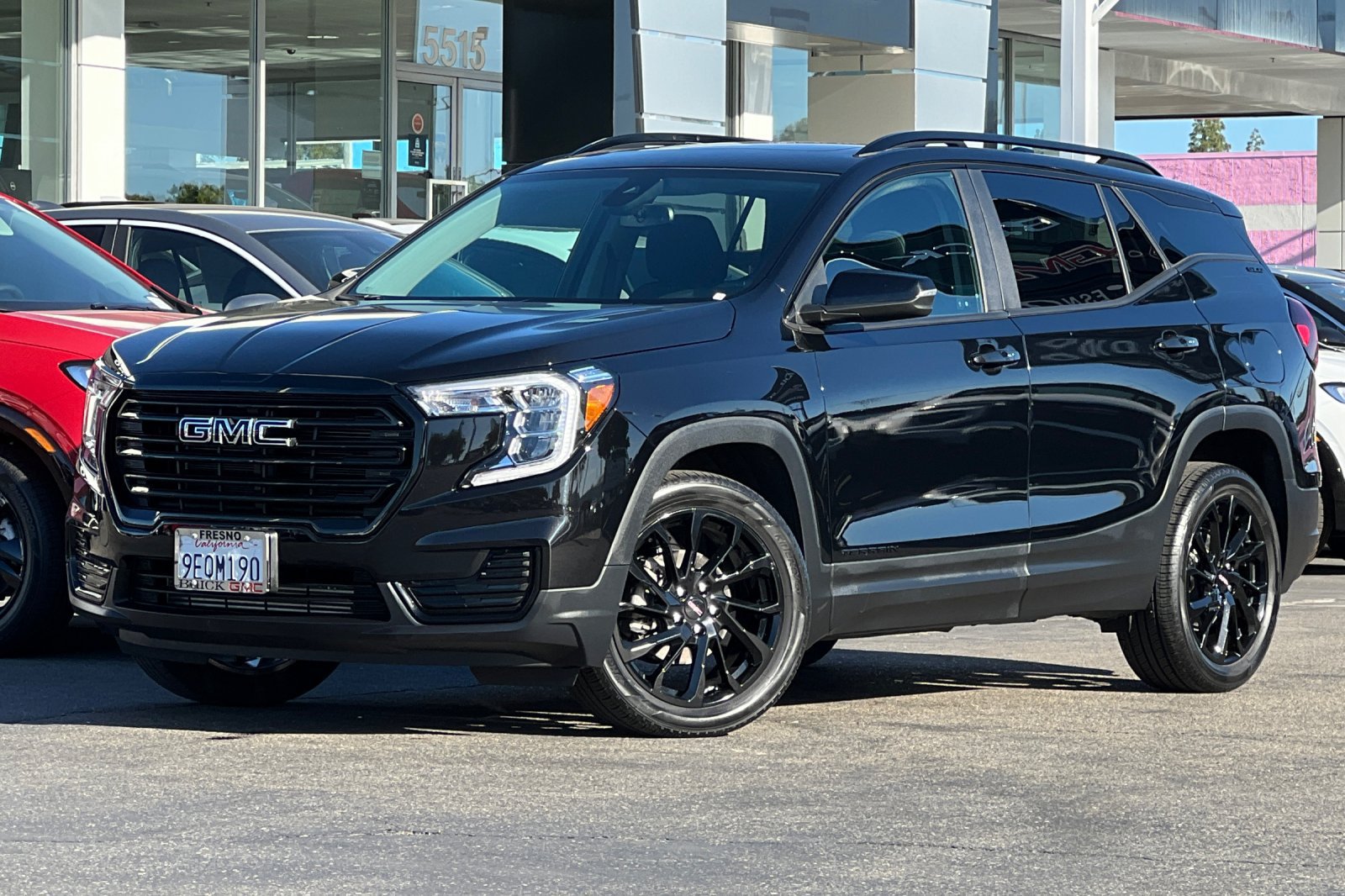 Used 2023 GMC Terrain SLE w/ Driver Convenience Package AWD/4WD image 9