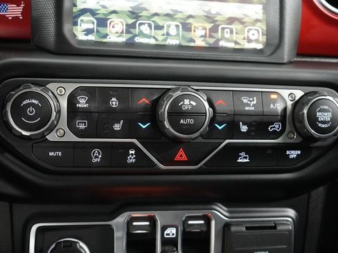 Used 2023 Jeep Gladiator Rubicon w/ LED Lighting Group AWD/4WD image 19