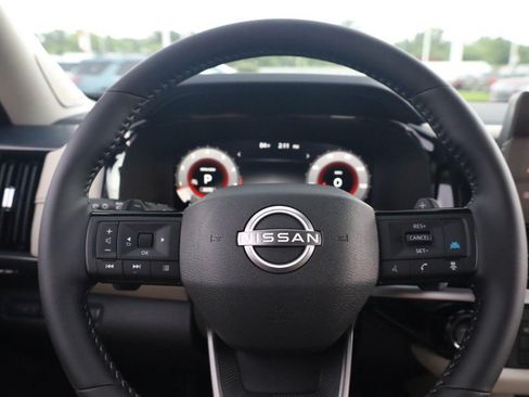 New 2026 Nissan Pathfinder SL w/ SL Premium Package AWD/4WD image 10