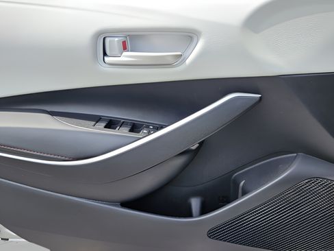 Certified 2025 Toyota Corolla SE FWD image 13