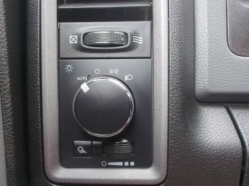 Used 2018 RAM 2500 Tradesman w/ Chrome Appearance Group AWD/4WD image 23