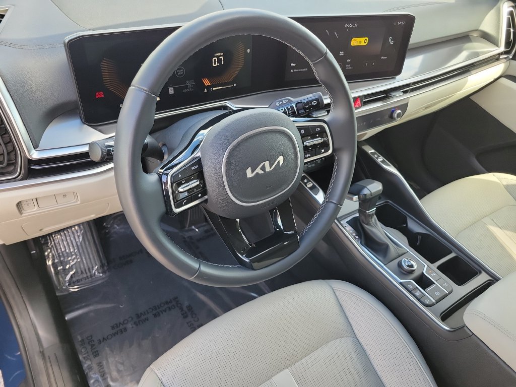 Used 2024 Kia Sorento S w/ Panoramic Sunroof Package FWD image 9