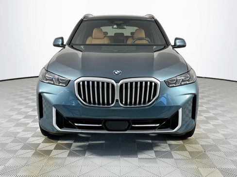 Used 2024 BMW X5 sDrive40i w/ Premium Package image 2