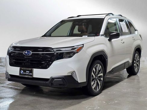 Used 2025 Subaru Forester Touring image 7