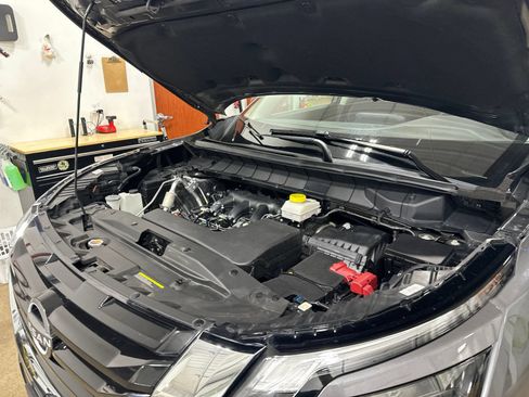 Used 2025 Nissan Pathfinder SV AWD/4WD image 35