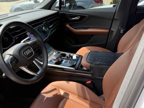 Used 2023 Audi Q7 2.0T Premium w/ Towing Package AWD/4WD image 7