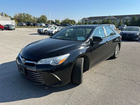 Used 2015 Toyota Camry XLE w/ Moonroof Package image 6