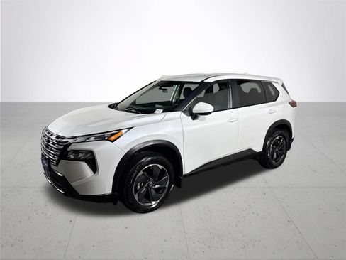 Used 2024 Nissan Rogue SV AWD/4WD image 2